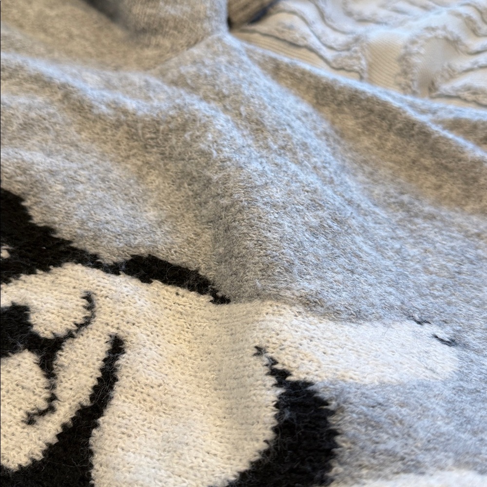 Heather Gray French bulldog / frenchie 
Knit intarsia Sweater xl - Picture 6 of 8